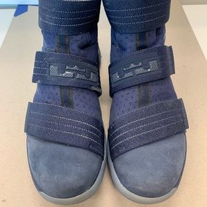 Lebron Nike Air shoes